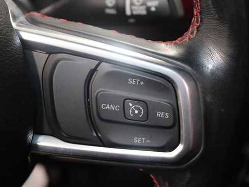 Used 2022 Jeep Gladiator Rubicon w/ Cold Weather Group AWD/4WD image 22