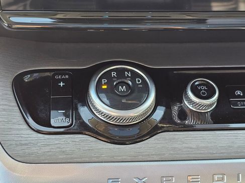 Certified 2025 Ford Expedition Max Platinum AWD/4WD image 32