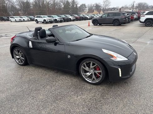 Used 2013 Nissan 370Z Touring w/ Sport Pkg image 2