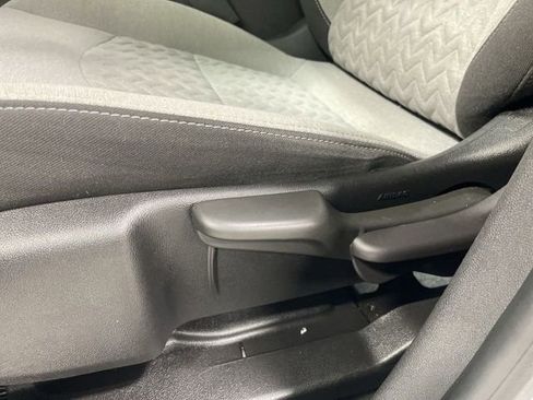 Used 2024 Chevrolet Equinox LS FWD image 12