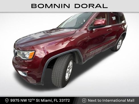 Used 2018 Jeep Grand Cherokee Laredo RWD image 1