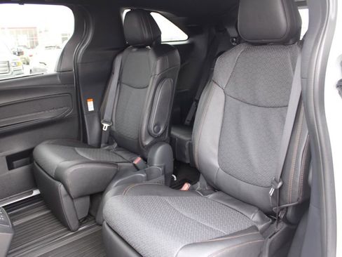 Used 2025 Toyota Sienna Platinum image 25