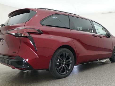 New 2026 Toyota Sienna XSE FWD image 20
