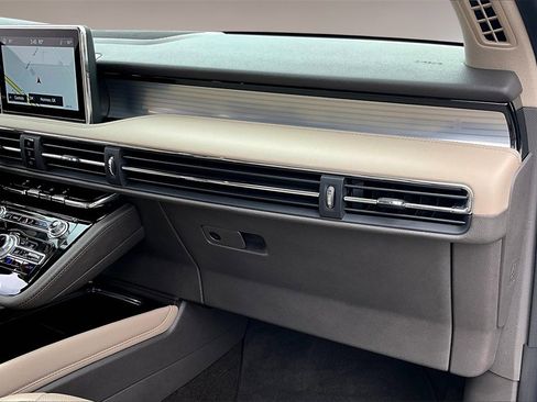 Used 2022 Lincoln Corsair AWD w/ Equipment Group 101A image 16