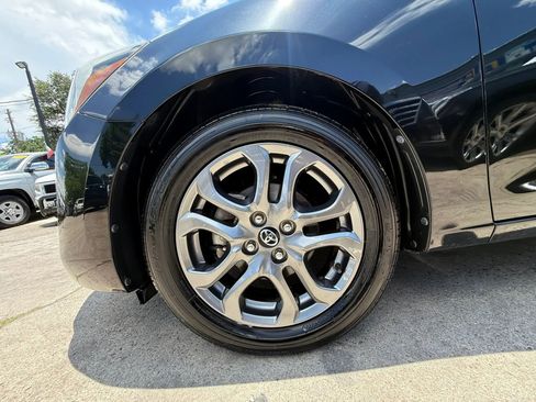 Used 2019 Toyota Yaris LE FWD image 23