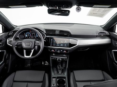 Used 2025 Audi Q3 2.0T Premium image 20