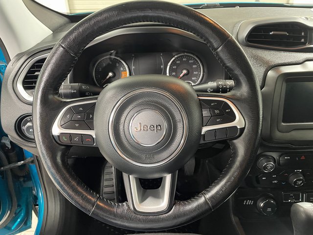 Used 2020 Jeep Renegade Latitude w/ Cold Weather Group AWD/4WD image 14
