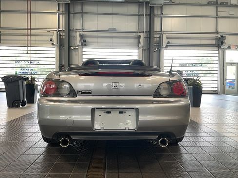 Used 2001 Honda S2000 image 10