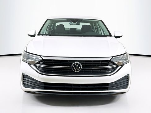 Used 2024 Volkswagen Jetta S image 2