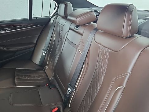 Used 2018 BMW 540i xDrive image 17