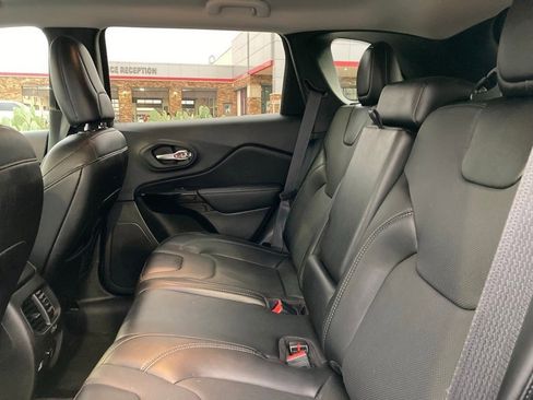 Used 2023 Jeep Cherokee Altitude Lux image 11