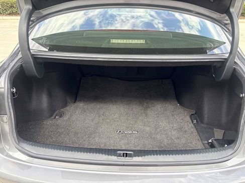 Used 2017 Lexus IS 200t RWD image 11
