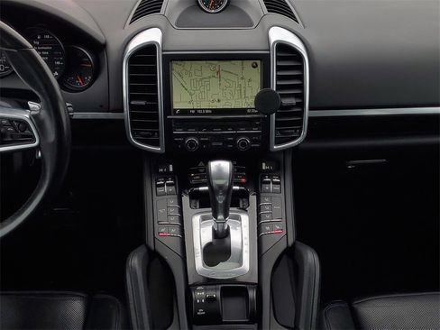 Used 2016 Porsche Cayenne image 27