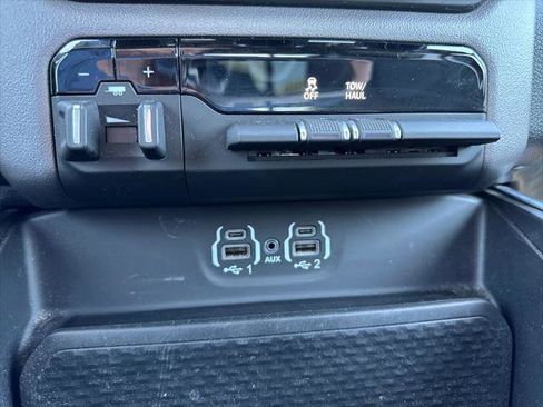Certified 2023 RAM 1500 Big Horn AWD/4WD image 32
