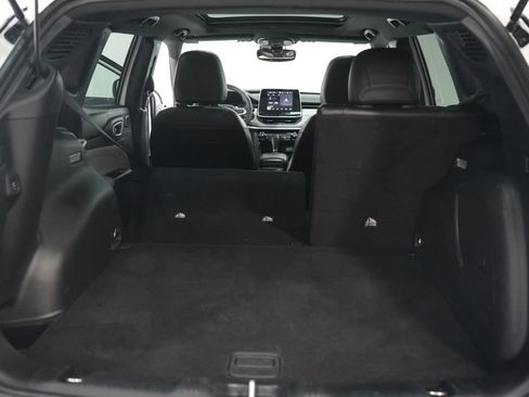 Used 2025 Jeep Compass Latitude w/ Sun & Sound Group AWD/4WD image 41