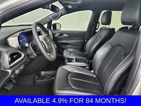 New 2026 Chrysler Pacifica Select image 19