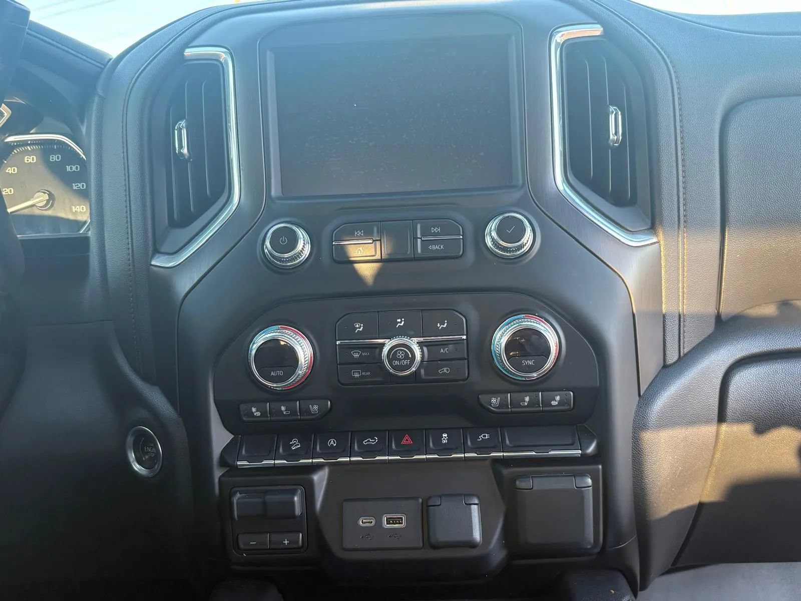 Used 2021 GMC Sierra 1500 AT4 w/ AT4 Preferred Package AWD/4WD image 21