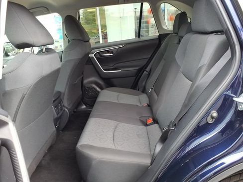 Used 2025 Toyota RAV4 XLE AWD/4WD image 16