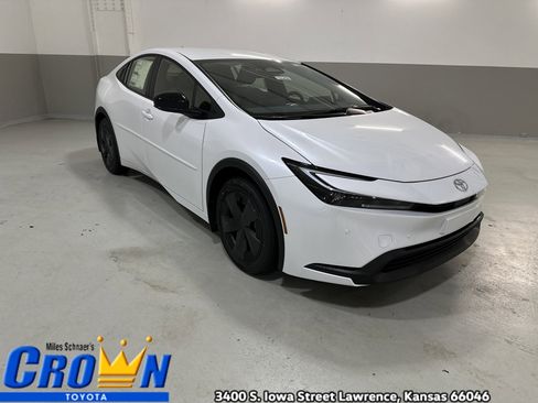 New 2026 Toyota Prius LE image 4