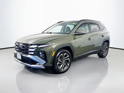 Used 2025 Hyundai Tucson Limited AWD/4WD image 2