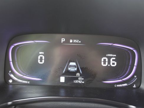 Certified 2025 Kia Soul LX FWD image 27