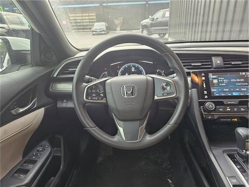 Used 2018 Honda Civic EX image 6