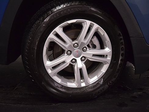 Used 2024 GMC Terrain SLE image 10