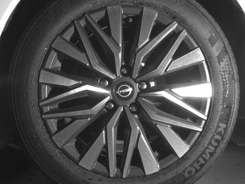 Used 2025 Nissan Altima 2.5 SV image 14