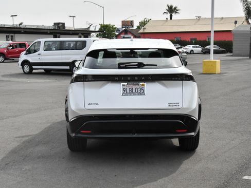 Used 2023 Nissan Ariya AWD image 7