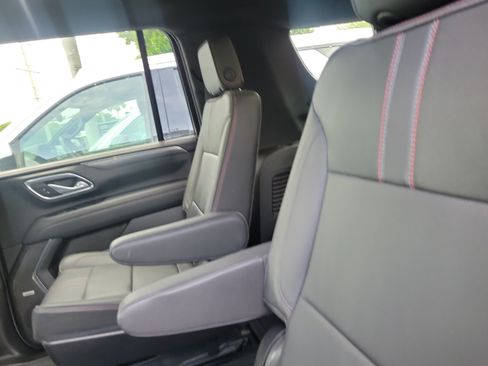 Used 2023 Chevrolet Suburban RST w/ Luxury Package RWD image 10