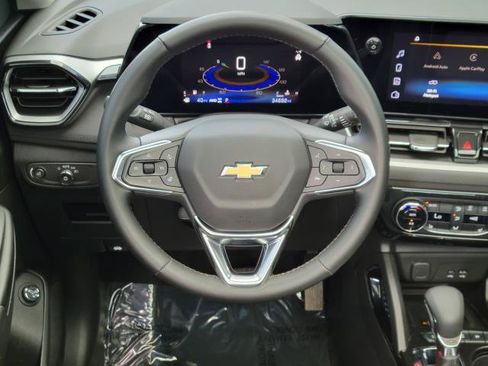 Used 2024 Chevrolet TrailBlazer LT w/ Convenience Package AWD/4WD image 34