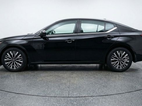 Used 2025 Nissan Altima 2.5 SV image 5