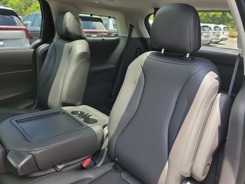 New 2026 Kia Carnival SX w/ SX Dark Edition Package FWD image 23