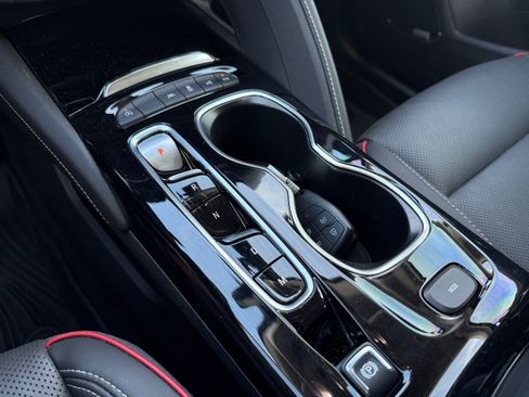 Used 2022 Buick Envision Essence w/ Technology Package II image 22