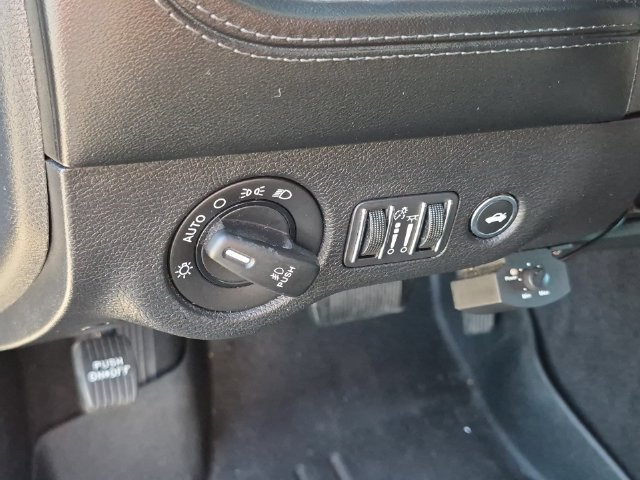 Used 2019 Dodge Charger Scat Pack w/ Plus Group RWD image 18