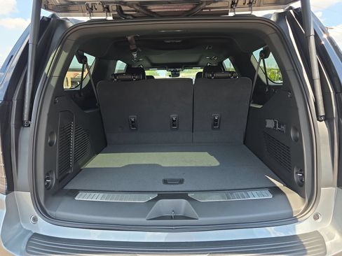 New 2026 Chevrolet Suburban Z71 w/ Z71 Off-Road Package AWD/4WD image 14