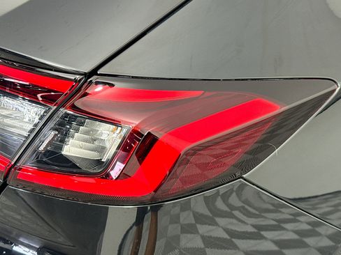 Used 2023 Honda Civic EX-L image 32