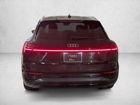 Used 2024 Audi Q8 e-tron Premium Plus w/ Premium Plus Package image 7