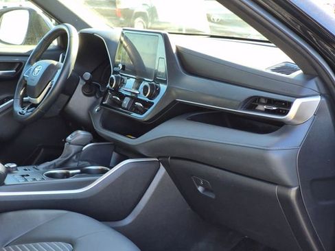 Used 2025 Toyota Highlander XSE image 24