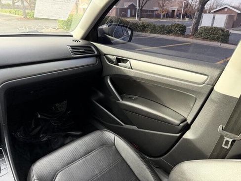 Used 2015 Volkswagen Passat 1.8T Limited Edition image 19
