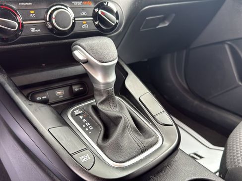Used 2024 Kia Soul LX w/ Option Group 015 FWD image 30