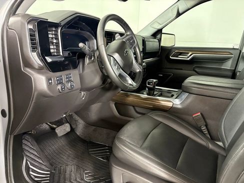 Used 2024 Chevrolet Silverado 1500 LT Trail Boss w/ Convenience Package II AWD/4WD image 25