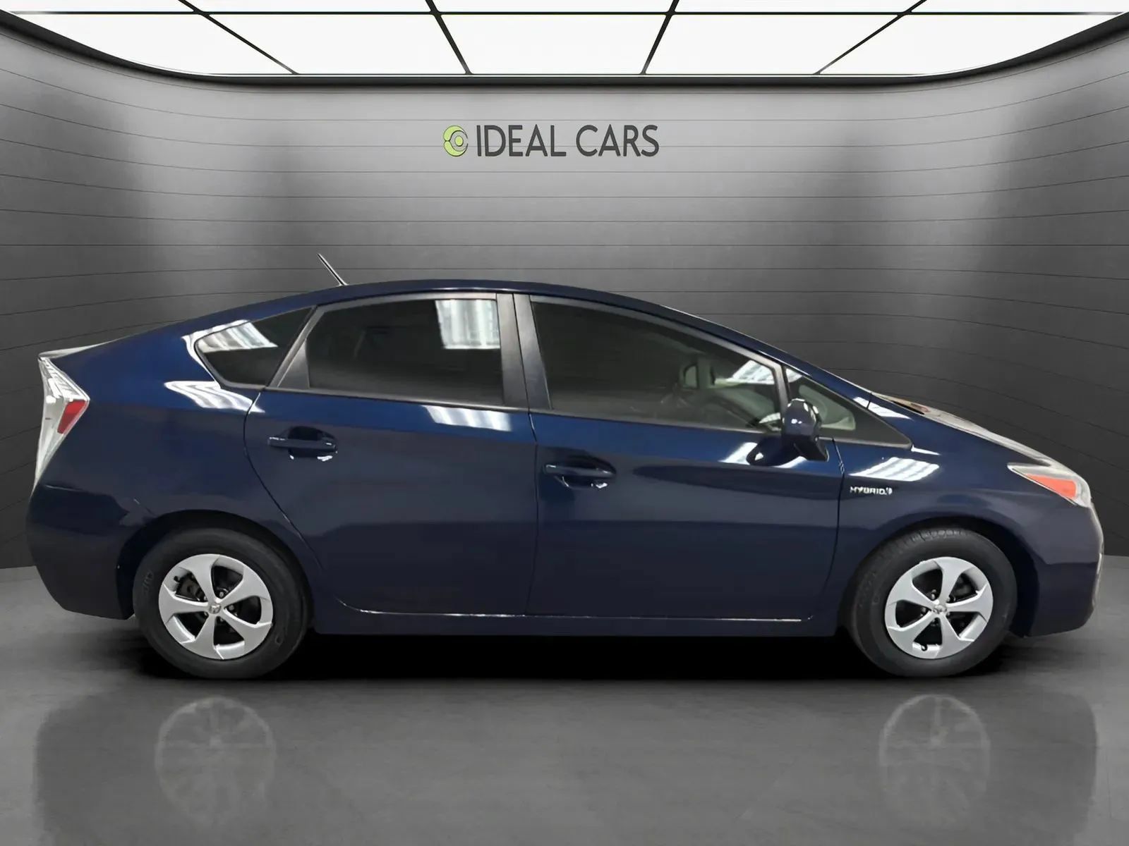 Used 2015 Toyota Prius Two FWD image 4