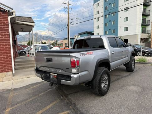 Used 2020 Toyota Tacoma TRD Off-Road w/ TRD Premium Off Road Package AWD/4WD image 6