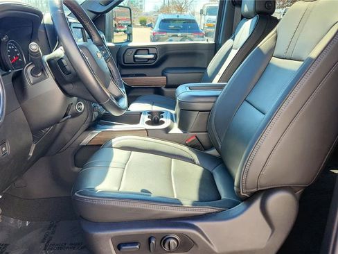 Used 2022 Chevrolet Silverado 3500 High Country w/ Safety Package II image 18