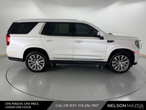 Used 2021 GMC Yukon Denali w/ Denali Premium Package AWD/4WD image 5