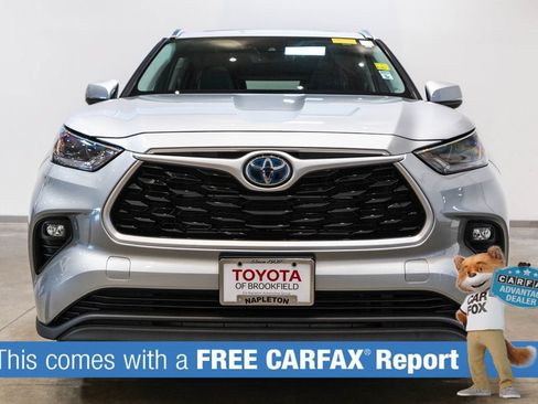 Used 2021 Toyota Highlander XLE AWD/4WD image 2