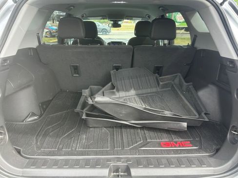 Used 2023 GMC Terrain SLE w/ LPO, Floor Liner Package FWD image 16