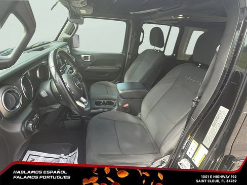 Used 2019 Jeep Wrangler Unlimited Sahara w/ Safety Group AWD/4WD image 24