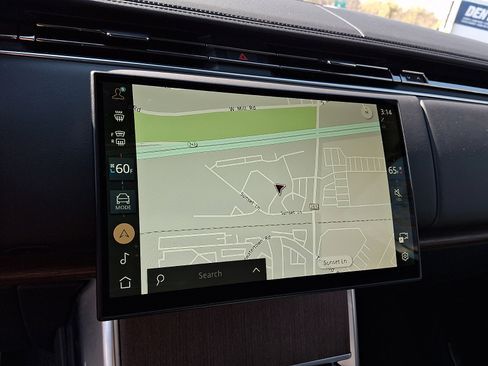 Used 2025 Land Rover Range Rover Long Wheelbase SE image 16